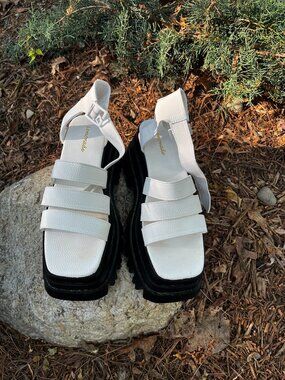 LEMONADE ‘LATER H8TER’ PLATFORM SANDALS New in the Box